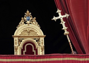 cross on papal balcony.jpg